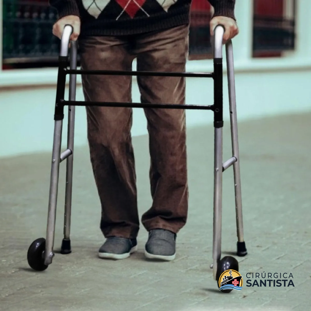 Andador em Alumínio com Rodas e Dobrável - 100kg - Artipé - foto 3